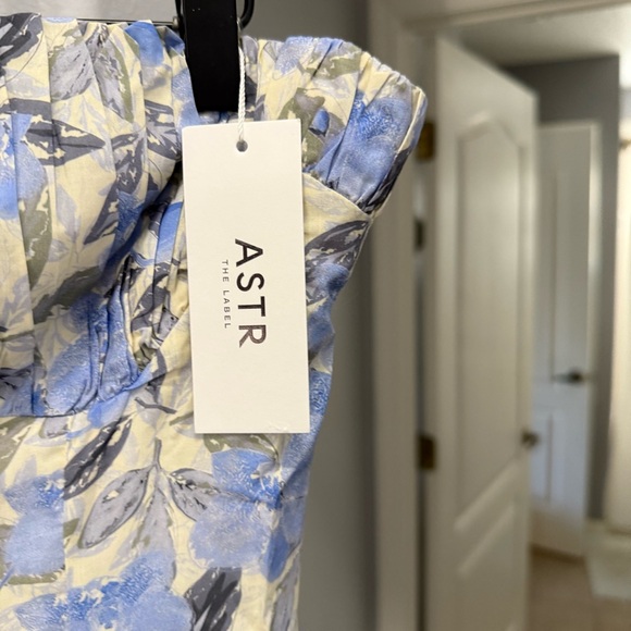 NEW ASTR Women's Larissa Dress Mini Bubble Floral Blue Cottagecore Size Medium - Picture 4 of 6